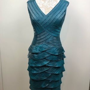 Adrianna Papell Teal Scalloped Tiered V Neck Sleeveless Formal Party Dress 6